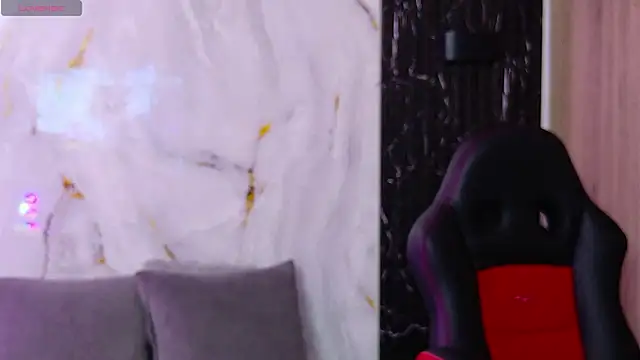 ChloeHolmes online show from March 19, 10:19 am