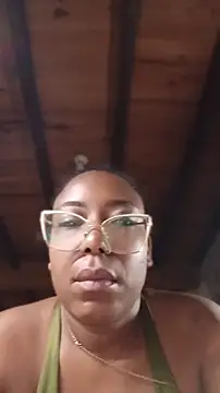 Snapshot of ChanneldelaCroix chatting on June 1, 11:23 am ChanneldelaCroix online show from June 1, 11:23 am