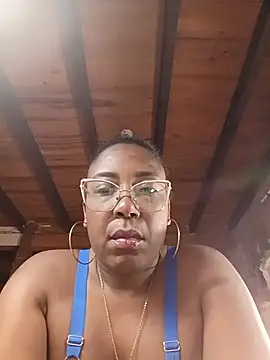 Snapshot of ChanneldelaCroix chatting on June 14, 12:19 am ChanneldelaCroix online show from June 14, 12:19 am