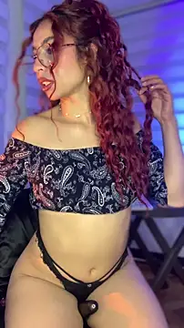 Snapshot of PrettyChloe_ chatting on December 5, 2:09 am PrettyChloe online show from December 5, 2:09 am