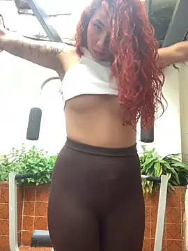 Snapshot of PrettyChloe_ chatting on May 7, 8:14 pm PrettyChloe online show from May 7, 8:14 pm