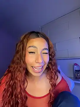 Snapshot of PrettyChloe_ chatting on May 19, 1:56 am PrettyChloe online show from May 19, 1:56 am