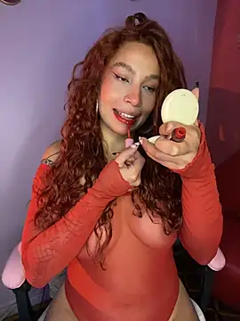 Snapshot of PrettyChloe_ chatting on July 25, 8:39 pm PrettyChloe online show from July 25, 8:39 pm