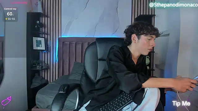 Snapshot of SthepanodiMonaco chatting on July 8, 3:33 am SthepanodiMonaco online show from July 8, 3:33 am