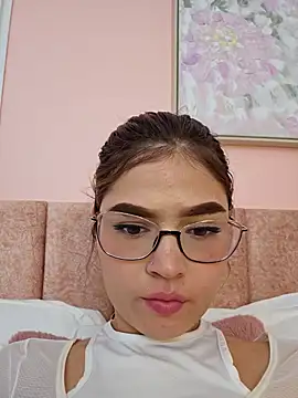 Snapshot of SashaBlake_ chatting on December 13, 10:37 pm SashaBlake online show from December 13, 10:37 pm