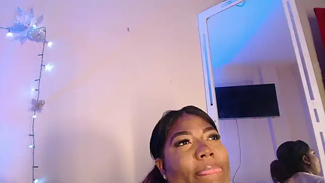 Snapshot of GraceMaaceey chatting on May 5, 3:58 am GraceMaaceey online show from May 5, 3:58 am