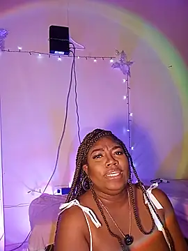 Snapshot of GraceMaaceey chatting on June 6, 1:43 am GraceMaaceey online show from June 6, 1:43 am