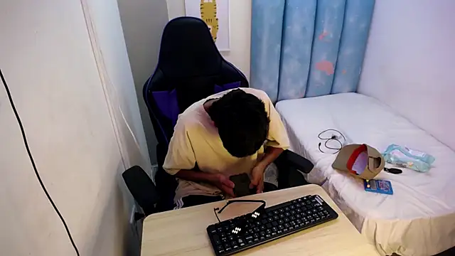 Lil babyyy  online show from December 3, 2:52 am