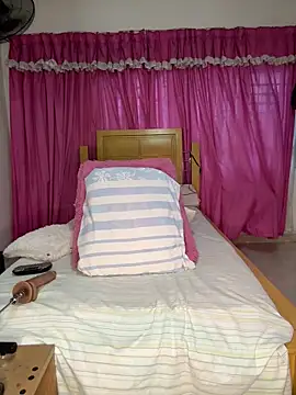 Snapshot of xyarela_Hot chatting on December 15, 10:14 pm xyarela Hot online show from December 15, 10:14 pm