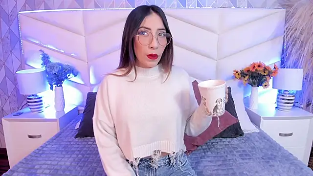 Lizzi Hotman  online show from January 15, 12:10 pm