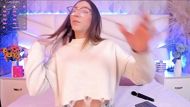 Lizzi Hotman  online show from March 17, 8:34 pm