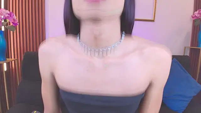 Snapshot of Caroline_foster1 chatting on June 18, 8:35 pm Caroline foster1 online show from June 18, 8:35 pm
