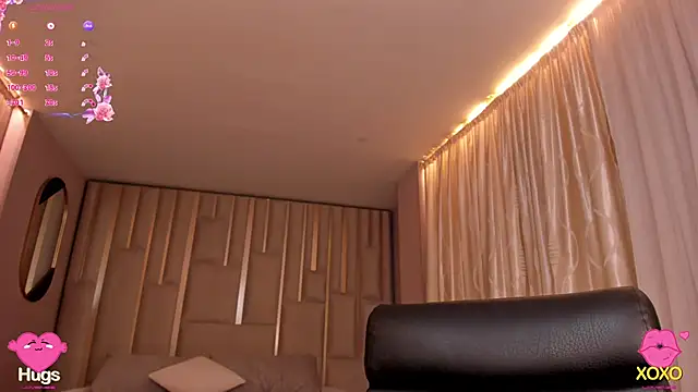 LisaFlowers  online show from February 23, 11:40 am