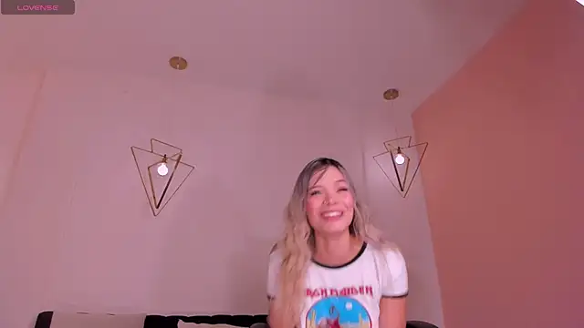 Snapshot of LisaFlowers_ chatting on June 12, 8:57 am LisaFlowers online show from June 12, 8:57 am