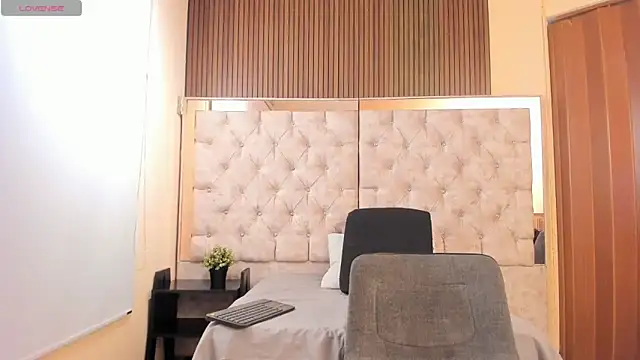  Caroline34 online show from May 1, 11:04 am