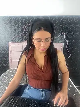 Snapshot of Alanaa_Sweet- chatting on December 2, 7:42 pm Alanaa Sweet- online show from December 2, 7:42 pm