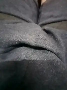 Snapshot of tratranztranz4 chatting on November 28, 2:36 am tratranztranz4 online show from November 28, 2:36 am