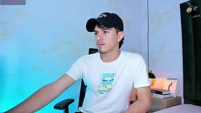 Snapshot of Justin_duque chatting on December 15, 7:29 pm Justin duque online show from December 15, 7:29 pm