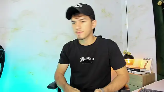 Snapshot of Justin_duque chatting on December 16, 7:41 pm Justin duque online show from December 16, 7:41 pm