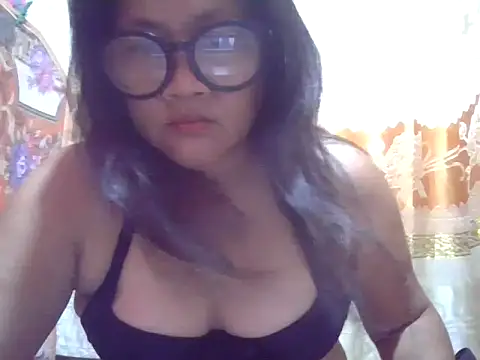 Snapshot of fireflower70 chatting on December 16, 12:10 pm fireflower70 online show from December 16, 12:10 pm