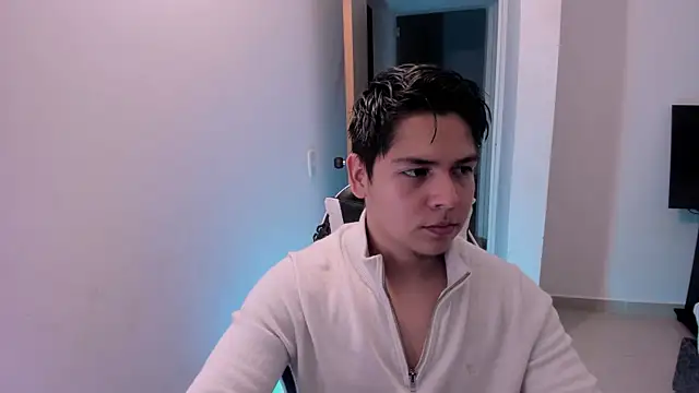 Snapshot of Asta_YunoXXX chatting on June 3, 5:21 am Asta YunoXXX online show from June 3, 5:21 am