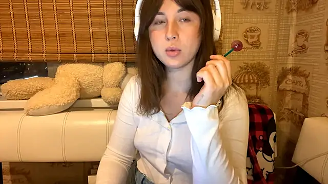 Snapshot of Tessa_Muse chatting on December 4, 3:32 pm Tessa Muse online show from December 4, 3:32 pm