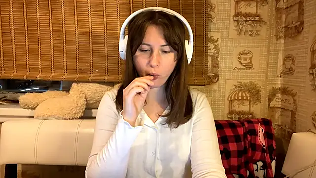 Snapshot of Tessa_Muse chatting on December 5, 3:20 pm Tessa Muse online show from December 5, 3:20 pm