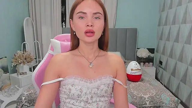 Anna Dreamer online show from December 4, 4:05 pm