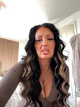 Lolaxox  online show from December 19, 11:28 am