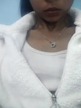 Snapshot of Isha_Liha chatting on December 3, 5:37 am Isha Liha online show from December 3, 5:37 am