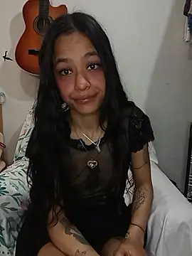 Snapshot of Emma_Everett chatting on December 2, 12:32 pm Emma Everett online show from December 2, 12:32 pm