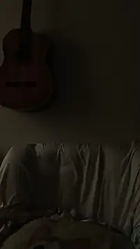 Snapshot of Emma_Everett chatting on December 15, 12:53 pm Emma Everett online show from December 15, 12:53 pm