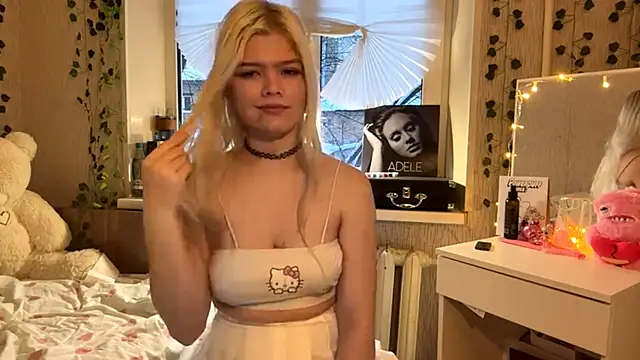 LouannHamad online show from December 16, 11:48 am