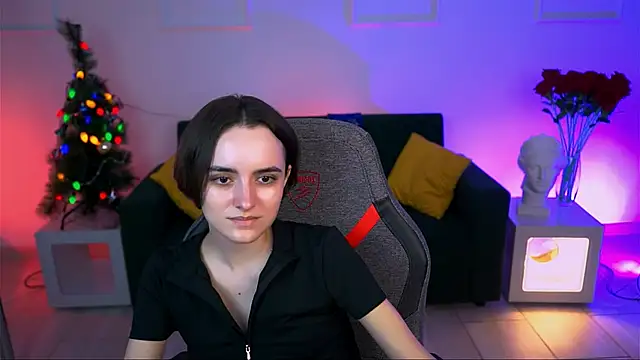 Snapshot of KateWillows chatting on December 14, 4:23 pm KateWillows online show from December 14, 4:23 pm