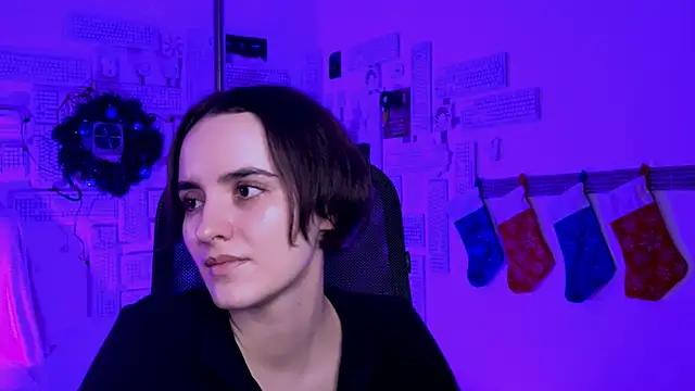 Snapshot of KateWillows chatting on December 16, 8:19 am KateWillows online show from December 16, 8:19 am