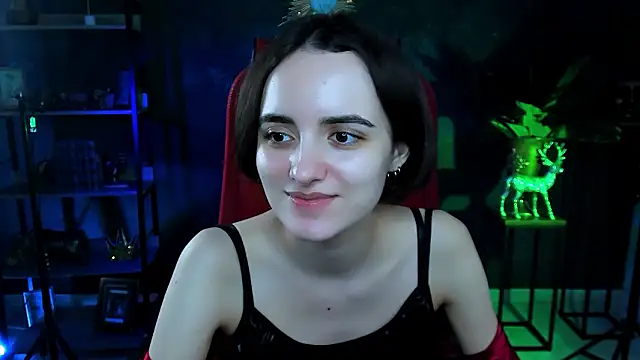 KateWillows online show from March 8, 4:38 am