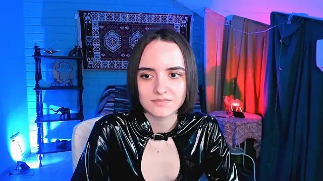 KateWillows online show from May 1, 8:52 am