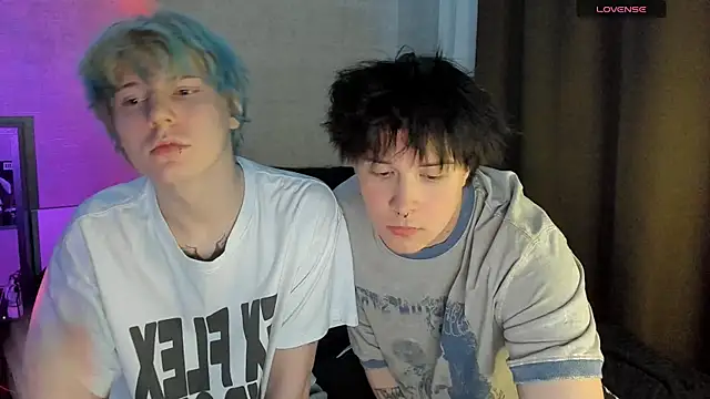 Snapshot of miya_meow_miku chatting on December 14, 6:45 pm miya meow miku online show from December 14, 6:45 pm