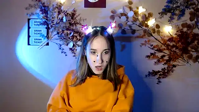 Moon  Lily online show from December 3, 1:42 pm