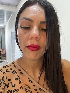 Snapshot of SofhiaTaylor chatting on December 15, 2:54 pm SofhiaTaylor online show from December 15, 2:54 pm