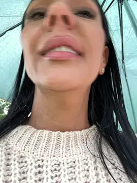 SofhiaTaylor online show from March 12, 8:15 pm