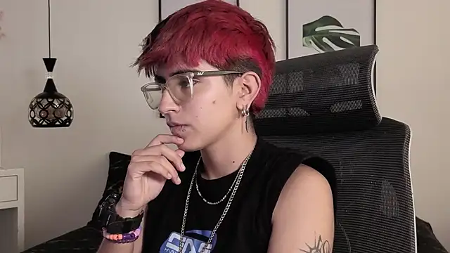 Snapshot of valeryevansvg chatting on December 2, 12:21 pm valeryevansvg online show from December 2, 12:21 pm