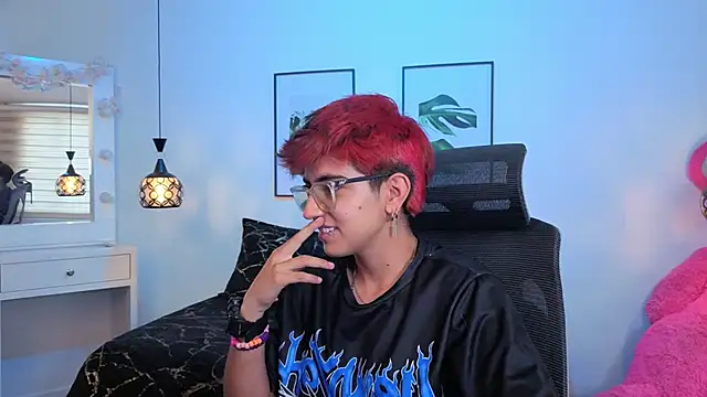 Snapshot of valeryevansvg chatting on December 5, 12:14 pm valeryevansvg online show from December 5, 12:14 pm