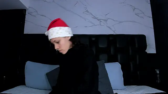 CharlotteKraviz online show from December 3, 1:09 pm