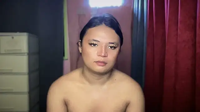 Snapshot of lovinglyours_joanna chatting on December 16, 7:35 am lovinglyours joanna online show from December 16, 7:35 am