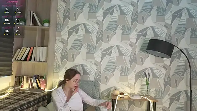 Snapshot of JaleesaIser chatting on May 22, 1:02 am JaleesaIser online show from May 22, 1:02 am
