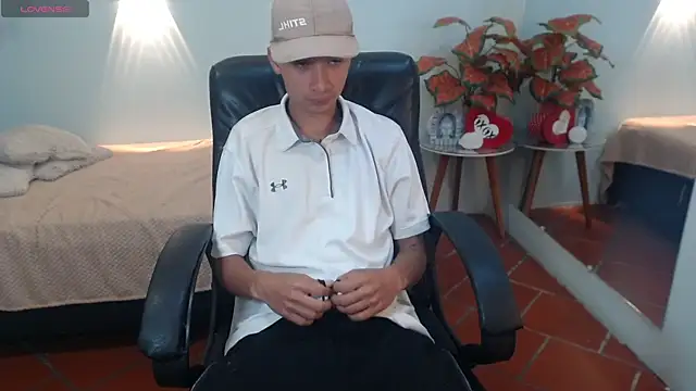 Snapshot of LucassSmith11 chatting on December 4, 11:41 am LucassSmith11 online show from December 4, 11:41 am