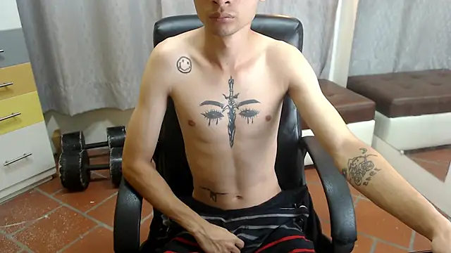 LucassSmith11 online show from May 23, 1:11 am