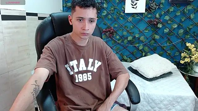LucassSmith11 online show from June 24, 8:41 pm