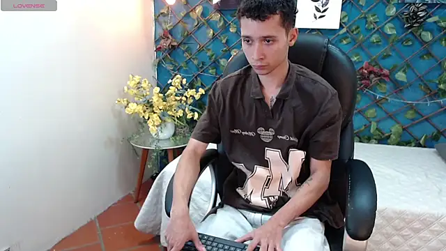 LucassSmith11 online show from July 10, 3:33 am